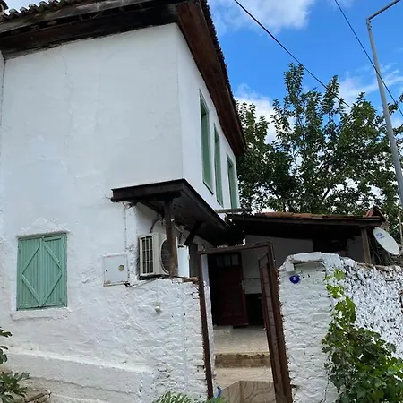 Holiday home Sirince Leylak Ev *